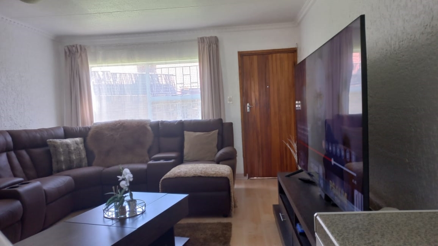 2 Bedroom Property for Sale in Pellissier Free State